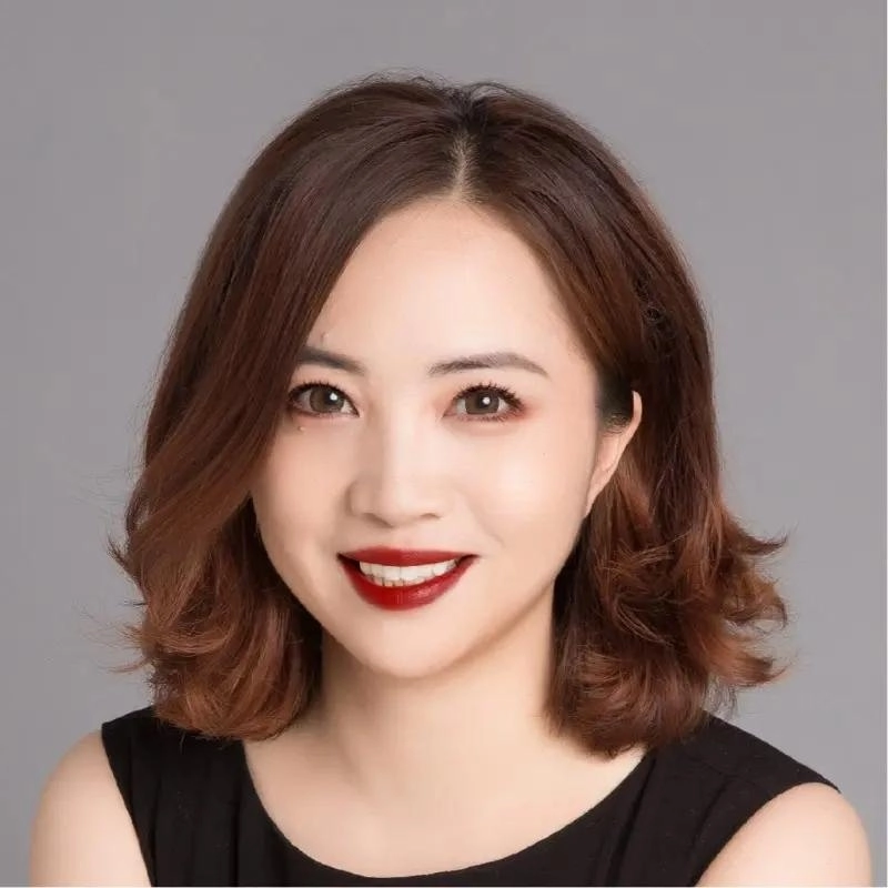 Portrait of Han Ruan, founder of PivotBridge